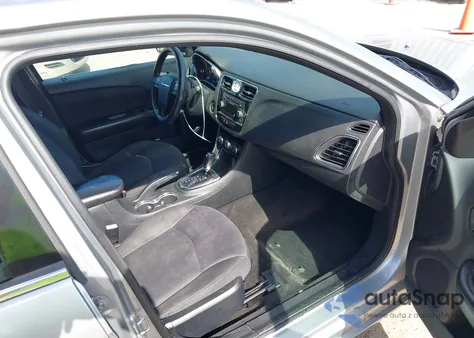 2014 Chrysler 200 Lx из США, поврежденный, VIN 1C3CCBAB1EN123711